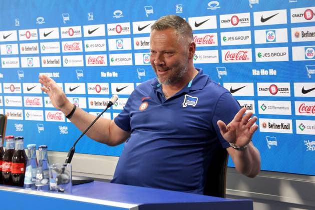 DEU, DFL, 2. FBL, Hertha BSC , PK, 17.05.2024, Hertha BSC Geschaeftsstelle, Berlin, DEU, DFL, 2. FBL, Hertha BSC , PK, im Bild Cheftrainer Pal Dardai (Hertha BSC Berlin) DFL - regulations prohibit any use of Photographs as image sequences and or quasi-video Foto: Juergen Engler nordphoto GmbH