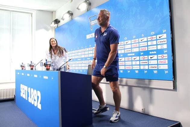 DEU, DFL, 2. FBL, Hertha BSC , PK, 17.05.2024, Hertha BSC Geschaeftsstelle, Berlin, DEU, DFL, 2. FBL, Hertha BSC , PK, im Bild Cheftrainer Pal Dardai (Hertha BSC Berlin) DFL - regulations prohibit any use of Photographs as image sequences and or quasi-video Foto: Juergen Engler nordphoto GmbH