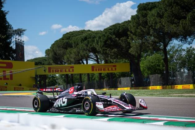 Oliver Bearman (MoneyGram Haas F1 Team, Ferrari Academy Junior), ITA, Formel 1 Weltmeisterschaft, Grand Prix Emilia-Romagna Imola, Autodromo Enzo e Dino Ferrari, Freies Training, 17.05.2024 ITA, Formel 1 Weltmeisterschaft, Grand Prix Emilia-Romagna Imola, Autodromo Enzo e Dino Ferrari, Ankunft der Fahrer, 17.05.2024 Imola Copyright: xEibner-Pressefoto Memmlerx EP_MMR
