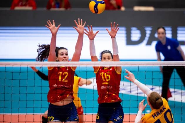 240517 Lucia Gomez Varela and Maria Segura Palleres of Spain during the European Golden League volleyball match between Sweden and Spain on May 17, 2024 in Lund. Photo: Avdo Bilkanovic BILDBYRAN COP 115 AB0270 volleyboll volleyball european golden league sverige spanien spain sweden dam bbeng Copyright: AVDOxBILKANOVIC BB240517AB017