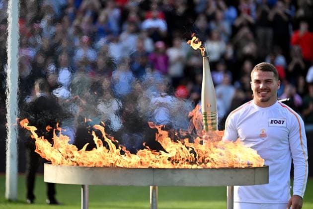 Bilder des Jahres 2024, Sport 05 Mai Sport Themen der Woche KW21 Sport Bilder des Tages RELAIS DE LA FLAMME OLYMPIQUE PHOTOPQR LA DEPECHE DU MIDI LAURENT DARD ; TOULOUSE ; 17 05 2024 ; DDM LAURENT DARD RELAIS DE LA FLAMME OLYMPIQUE 2024 JEUX OLYMPIQUES DERNIERE ETAPE EN HAUTE GARONNE A TOULOUSE ALLUMAGE DU CHAUDRON AU STADE ERNEST WALLON PAR ANTOINE DUPONT Haute-garonne, France, may 17th 2024 Olympic Torch relay. *** Local Caption *** TOULOUSE HAUTE GARONNE France  Copyright: xPHOTOPQR LAxDEPECHExDUxMIDI MAXPxLAURENTxDARDx 20240517DDM1684 20240517DDM1684