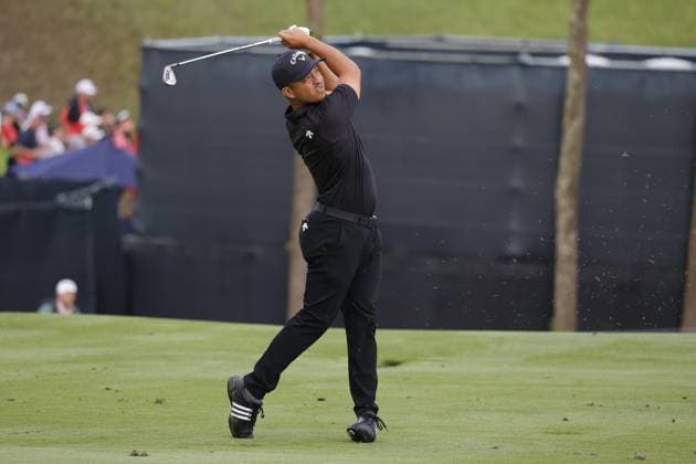 LOUISVILLE, KY - MAY 17: PGA, Golf Herren golfer Xander Schauffele plays his second shot on the 17th hole during the second round of the 2024 PGA Championship at Valhalla Golf Club in Louisville, Kentucky. (Photo by Brian Spurlock Icon Sportswire) GOLF: MAY 17 PGA Championship EDITORIAL USE ONLY Icon24051799