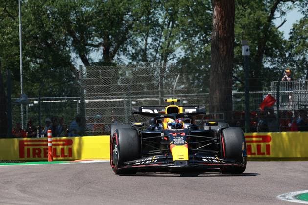 Formel 1 Grand Prix Emilia Romagna 2024 18.05.2024, Autodromo Enzo e Dino Ferrari, Imola, Formel 1 Grand Prix Emilia Romagna 2024 ,im Bild Unfall von Sergio Perez (MEX), Oracle Red Bull Racing