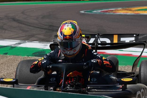 Formel 1 Grand Prix Emilia Romagna 2024 18.05.2024, Autodromo Enzo e Dino Ferrari, Imola, Formel 1 Grand Prix Emilia Romagna 2024 ,im Bild Unfall von Sergio Perez (MEX), Oracle Red Bull Racing