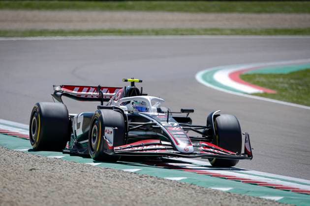 27 HULKENBERG Nico (ger), Haas F1 Team VF-24 Ferrari, action during the Formula 1 MSC Cruises Gran Premio del Made in Italy e Dell™Emilia-Romagne 2024, 7th round of the 2024 Formula One World Championship, WM, Weltmeisterschaft from May 17 to 19, 2024 on the Autodromo Enzo e Dino Ferrari, in Imola, Italy - F1 - EMILIA-ROMAGNA GRAND PRIX 2024 DPPI Panoramic  240518_R07_EMR_DP__F_12253
