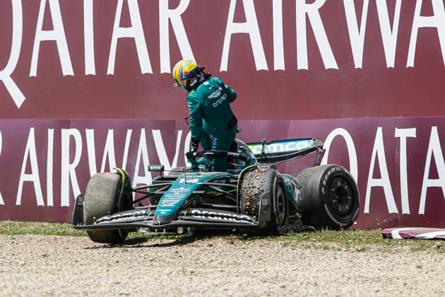 Sport Bilder des Tages 14 ALONSO Fernando (spa), Aston Martin F1 Team AMR24, action during the Formula 1 MSC Cruises Gran Premio del Made in Italy e Dell™Emilia-Romagne 2024, 7th round of the 2024 Formula One World Championship, WM, Weltmeisterschaft from May 17 to 19, 2024 on the Autodromo Enzo e Dino Ferrari, in Imola, Italy - F1 - EMILIA-ROMAGNA GRAND PRIX 2024 DPPI Panoramic  240518_R07_EMR_DP__F_12449