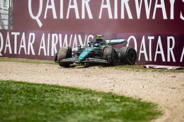 14 ALONSO Fernando (spa), Aston Martin F1 Team AMR24, action crash, accident, during the Formula 1 MSC Cruises Gran Premio del Made in Italy e Dell™Emilia-Romagne 2024, 7th round of the 2024 Formula One World Championship, WM, Weltmeisterschaft from May 17 to 19, 2024 on the Autodromo Enzo e Dino Ferrari, in Imola, Italy - F1 - EMILIA-ROMAGNA GRAND PRIX 2024 DPPI Panoramic  240518_R07_EMR_DP__F_12412