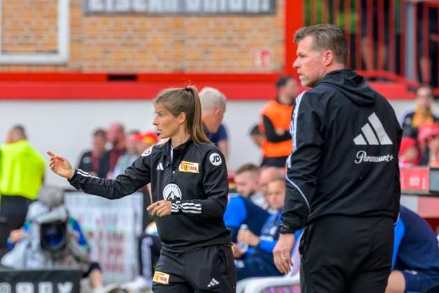 v.l. Marie-Louise Eta ( 1.FC Union Berlin, Co Trainerin), Marco Grote ( 1.FC Union Berlin, Trainer), 1. FC Union Berlin vs SC Freiburg, 1. Bundesliga, Fussball, DFB, Bundesliga, Spielzeit 2023 2024, Alte Foersterei, 34. Spieltag, DFB DFL REGULATIONS PROHIBIT ANY USE OF PHOTOGRAPHS AS IMAGE SEQUENCES AND OR QUASI-VIDEO, 18.05.2024, *** v l Marie Louise Eta 1 FC Union Berlin, Co Coach , Marco Grote 1 FC Union Berlin, Coach , 1 FC Union Berlin vs SC Freiburg, 1 Bundesliga, Football, DFB, Bundesliga, Spielzeit 2023 2024, Alte Foersterei, 34 Spieltag, DFB DFL REGULATIONS PROHIBIT ANY USE OF PHOTOGRAPHS AS IMAGE SEQUENCES AND OR QUASI VIDEO, 18 05 2024, Copyright: HMBxMedia UwexKoch