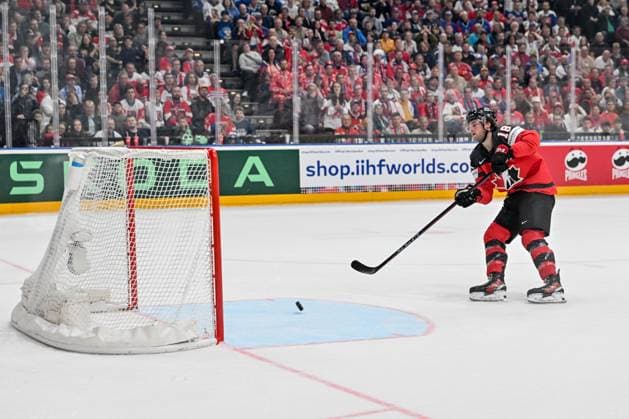 PRAGUE, CZECH REPUBLIC - MAY 18: Dawson Mercer of Canada scores on the empty net during the preliminary round match between Canada and Finland at Prague Arena on May 18, 2024 in Prague, Czech Republic. Prague Prague Arena Czech Republic Copyright: xJustPictures.ch AndreaxBrancax jp-en-EuSpIm-AB_18052024_AAB_4884