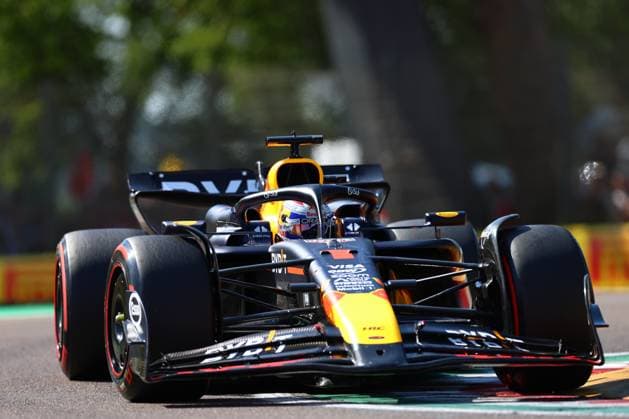 Max Verstappen of the Netherlands and Oracle Red Bull Racing in Aktion, Qualifying, F1 Emilia-Romagna Grand Prix 2024, Autodromo Enzo e Dino Ferrari am 18. May 2024 in Imola, Italy. (Foto von Diogo Cardoso DeFodi Images) Max Verstappen of the Netherlands and Oracle Red Bull Racing in action, Qualifying, F1 Emilia-Romagna Grand Prix 2024, Autodromo Enzo e Dino Ferrari on May 18, 2024 in Imola, Italy. (Photo by Diogo Cardoso DeFodi Images) Defodi-645_f1imo20240518_2226