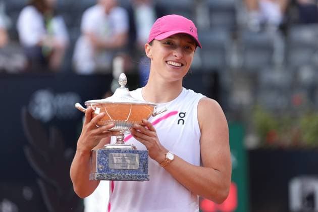 Iga Swiatek (POL) poses with the trophy during the award ceremony, Tennis WTA, Tennis Damen Internazionali BNL d Italia - Final, Iga Swiatek (POL) against Aryna Sabalenka (BLR), Foro Italico, May 18, 2024, Rome, Italy.