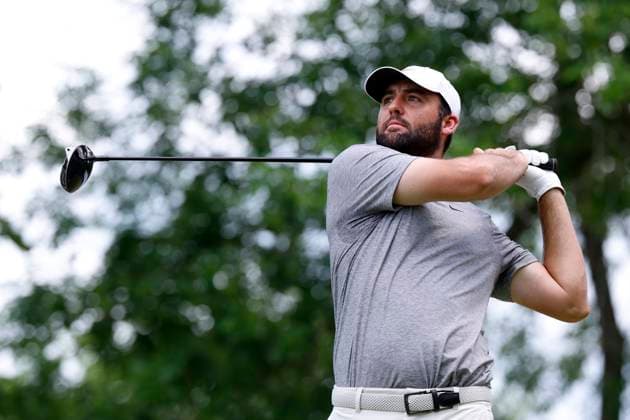 LOUISVILLE, KY - MAY 18: Scottie Scheffler hits his tee shot on No. 2 during the third round of the PGA, Golf Herren Championship, May 18, 2024, at Valhalla Golf Club in Louisville, Kentucky.(Photo by Matthew Maxey Icon Sportswire) GOLF: MAY 18 PGA Championship EDITORIAL USE ONLY Icon240518012