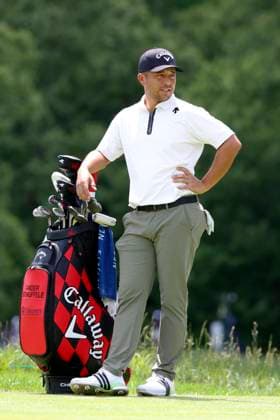 LOUISVILLE, KY - MAY 18: Xander Schauffele waits for his turn to hit on the No. 4 tee box during the third round of the PGA, Golf Herren Championship, May 18, 2024, at Valhalla Golf Club in Louisville, Kentucky.(Photo by Matthew Maxey Icon Sportswire) GOLF: MAY 18 PGA Championship EDITORIAL USE ONLY Icon240518023