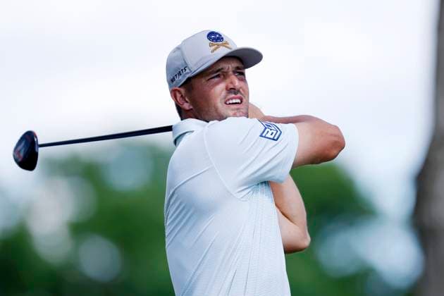 LOUISVILLE, KY - MAY 18: Bryson DeChambeau (USA) hits a drive at the 12th hole during the third round of the 2024 PGA, Golf Herren Championship at Valhalla Golf Club on May 18, 2024 in Louisville, Kentucky. (Photo by Joe Robbins Icon Sportswire) GOLF: MAY 18 PGA Championship EDITORIAL USE ONLY Icon573240518030