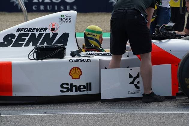 Formel 1 Grand Prix Emilia Romagna 2024 19.05.2024, Autodromo Enzo e Dino Ferrari, Imola, Formel 1 Grand Prix Emilia Romagna 2024 ,im Bild Sebastian Vettel fährt in Ayrton SennaÂ s letzem Siegerauto um den Kurs von Imola.