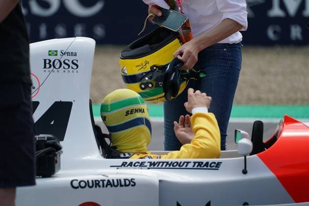 Formel 1 Grand Prix Emilia Romagna 2024 19.05.2024, Autodromo Enzo e Dino Ferrari, Imola, Formel 1 Grand Prix Emilia Romagna 2024 ,im Bild Sebastian Vettel fährt in Ayrton SennaÂ s letzem Siegerauto um den Kurs von Imola.