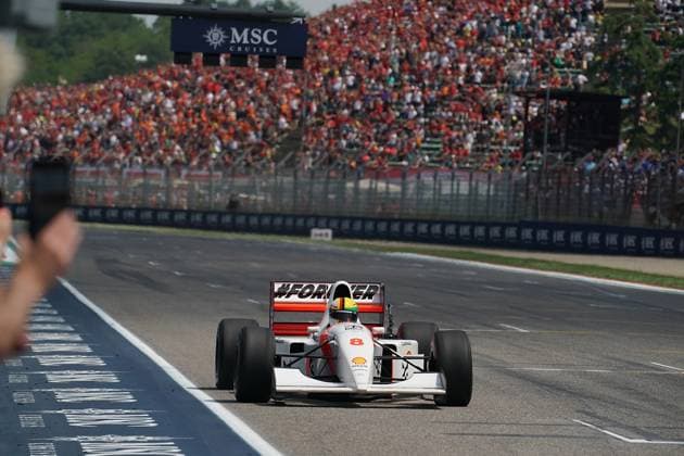 Formel 1 Grand Prix Emilia Romagna 2024 19.05.2024, Autodromo Enzo e Dino Ferrari, Imola, Formel 1 Grand Prix Emilia Romagna 2024 ,im Bild Sebastian Vettel fährt in Ayrton SennaÂ s letzem Siegerauto um den Kurs von Imola.