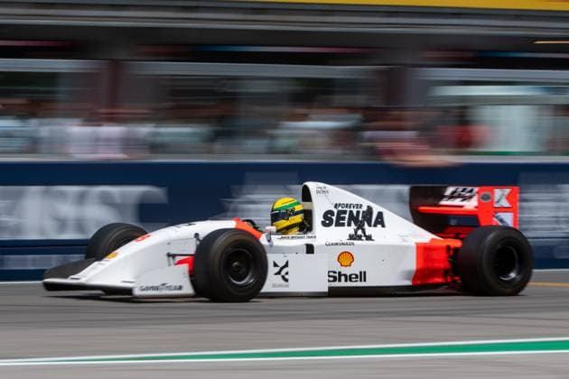 Sebastian Vettel (Deutschland, Rennfahrer) faehrt Demorunden im McLaren MP 4 8 von 1993 zum Gedenken an den 1994 verstorbenen Ayrton Senna (Brasilien), ITA, Formel 1 Weltmeisterschaft, Grand Prix Emilia-Romagna Imola, Autodromo Enzo e Dino Ferrari, Rennen, 19.05.2024 ITA, Formel 1 Weltmeisterschaft, Grand Prix Emilia-Romagna Imola, Autodromo Enzo e Dino Ferrari, Rennen, 19.05.2024 Imola Copyright: xEibner-Pressefoto Memmlerx EP_MMR