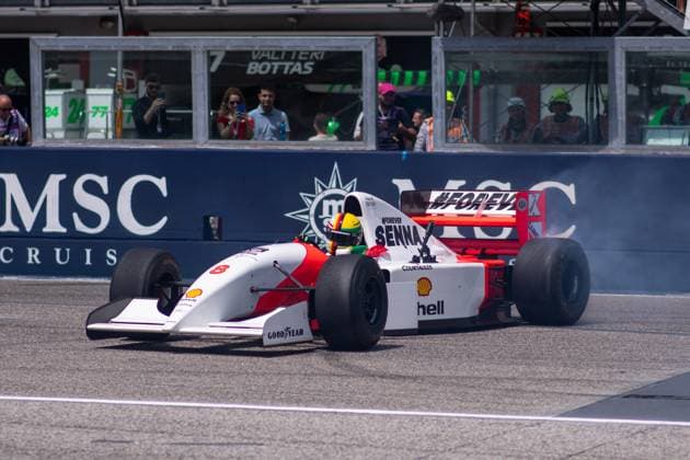 Sebastian Vettel (Deutschland, Rennfahrer) faehrt Demorunden im McLaren MP 4 8 von 1993 zum Gedenken an den 1994 verstorbenen Ayrton Senna (Brasilien), ITA, Formel 1 Weltmeisterschaft, Grand Prix Emilia-Romagna Imola, Autodromo Enzo e Dino Ferrari, Rennen, 19.05.2024 ITA, Formel 1 Weltmeisterschaft, Grand Prix Emilia-Romagna Imola, Autodromo Enzo e Dino Ferrari, Rennen, 19.05.2024 Imola Copyright: xEibner-Pressefoto Memmlerx EP_MMR