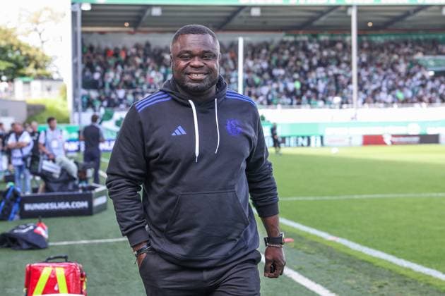 19.05.2024, Fussball, Saison 2023 2024, 2. Bundesliga, 34. Spieltag, Greuther Fürth - FC Schalke 04, Teammanager Gerald Asamoah (FC Schalke 04) Fürth Stadion am Ronhof Bayern Deutschland xRHR-FOTO TRx