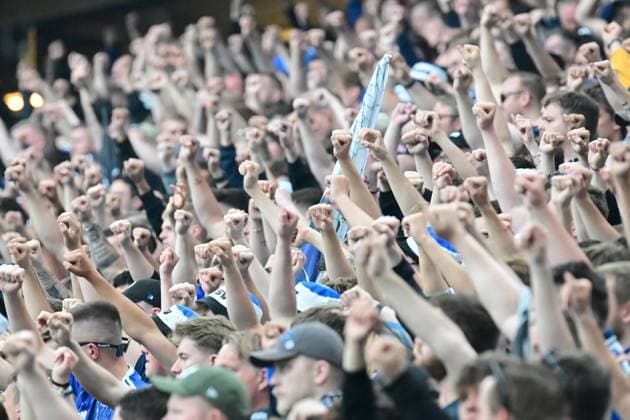 Fußball I Herren I 2023-2024 I 2. Bundesliga I 34. Spieltag I Hamburger SV - 1. FC Nürnberg I 19.5.2024 HSV Fans, Nordtribühne, Fäuste, Symbolfoto Hamburg Volksparkstadion Hamburg Deutschland