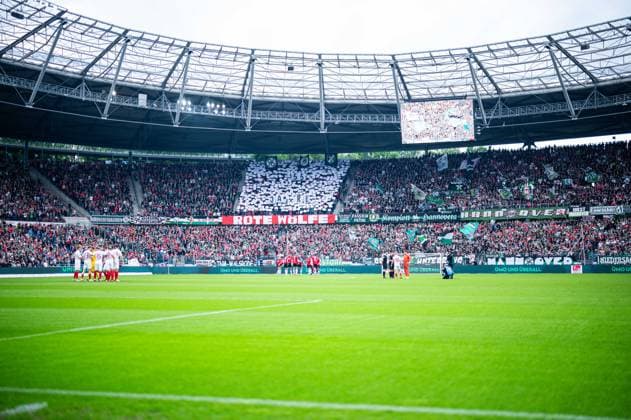19.05.2024 - Fußball, 2023 2024, 2. Bundesliga, 34. Spieltag, Hannover 96 - Holstein Kiel: Fans (Hannover) mit Choreo, Choreografie Rote Wölfe DFL REGULATIONS PROHIBIT ANY USE OF PHOTOGRAPHS AS IMAGE SEQUENCES AND OR QUASI-VIDEO.