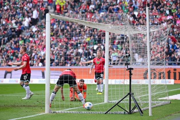 19.05.2024, Fussball, 2. Bundesliga, 34. Spieltag Saison 2023 2024, Hannover 96 - Holstein Kiel, Tom Rothe (Holstein Kiel) erzielt das Tor zum 2:0. xRHR-FOTO TKx
