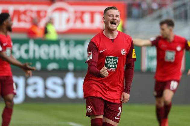 19.05.2024, xusrbx, Fussball 2.Bundesliga, 1.FC Kaiserslautern - Eintracht Braunschweig emspor, v.l. Marlon Ritter (1. FC Kaiserslautern, 7), macht das Tor1:0 zum in der 36. Spielminute, (DFL DFB REGULATIONS PROHIBIT ANY USE OF PHOTOGRAPHS as IMAGE SEQUENCES and or QUASI-VIDEO) Kaiserslautern