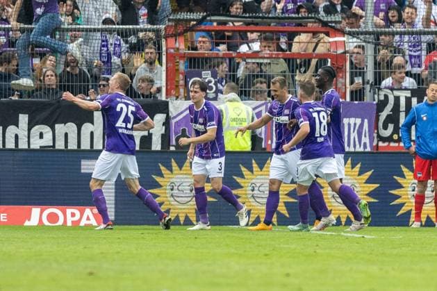 VfL Osnabrück vs. Hertha BSC; Osnabrück, 19.05.2024 Niklas Wiemann (VfL Osnabrück, 25) feiert das 1:1 2. Fußball Bundesliga 34. Spieltag: VfL Osnabrück vs. Hertha BSC, Stadion Bremer Brücke am 19.05.2024. DFB DFL REGULATIONS PROHIBIT ANY USE OF PHOTOGRAPHS AS IMAGE SEQUENCES AND OR QUASI-VIDEO.