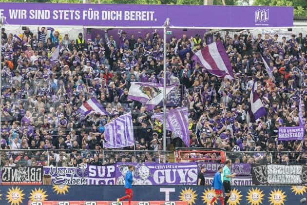 VfL Osnabrück vs. Hertha BSC; Osnabrück, 19.05.2024 Fans vom VfL Osnabrück feiern das 1:1 2. Fußball Bundesliga 34. Spieltag: VfL Osnabrück vs. Hertha BSC, Stadion Bremer Brücke am 19.05.2024. DFB DFL REGULATIONS PROHIBIT ANY USE OF PHOTOGRAPHS AS IMAGE SEQUENCES AND OR QUASI-VIDEO.