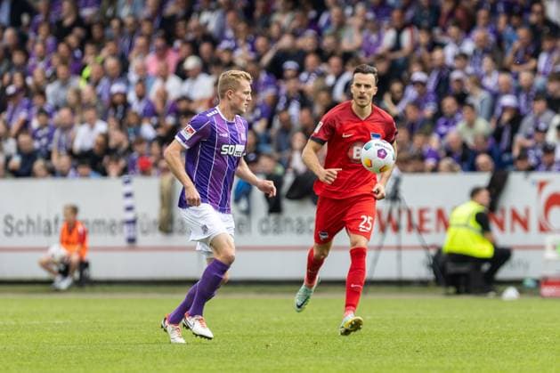 VfL Osnabrück vs. Hertha BSC; Osnabrück, 19.05.2024 Niklas Wiemann (VfL Osnabrück, 25) und Haris Tabakovic (Hertha BSC Berlin, 25) 2. Fußball Bundesliga 34. Spieltag: VfL Osnabrück vs. Hertha BSC, Stadion Bremer Brücke am 19.05.2024. DFB DFL REGULATIONS PROHIBIT ANY USE OF PHOTOGRAPHS AS IMAGE SEQUENCES AND OR QUASI-VIDEO.