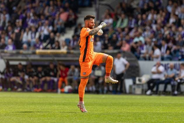 VfL Osnabrück vs. Hertha BSC; Osnabrück, 19.05.2024 Philipp Kühn (VfL Osnabrück, 22) 2. Fußball Bundesliga 34. Spieltag: VfL Osnabrück vs. Hertha BSC, Stadion Bremer Brücke am 19.05.2024. DFB DFL REGULATIONS PROHIBIT ANY USE OF PHOTOGRAPHS AS IMAGE SEQUENCES AND OR QUASI-VIDEO.