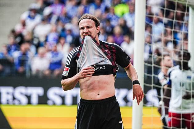 Enttaeuschung Felix Lohkemper (1. FC Nuernberg, 07) nach vergebenen Torschuss Torchance GER, Hamburger SV vs. 1. FC Nuernberg, Fussball, 2. Bundesliga, Spieltag 34, Saison 2023 2024, 19.05.2024 DFL REGULATIONS PROHIBIT ANY USE OF PHOTOGRAPHS AS IMAGE SEQUENCES AND OR QUASI-VIDEO GER, Hamburger SV vs. 1. FC Nuernberg, Fussball, 2. Bundesliga, Spieltag 34, Saison 2023 2024, 19.05.2024 Hamburg