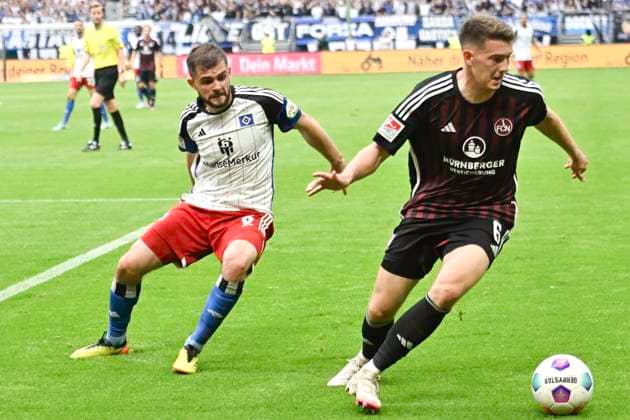 GER; 2. FBL,, Hamburger SV vs 1.FC Nuernberg 19.05.2024, Volksparkstadion, Hamburg, GER; 2. FBL, Hamburger SV vs 1.FC Nuernberg im Bild Lukasz Poreba (Hamburg 06) versucht sich gegen Florian Flick (Nuernberg 06) durchzusetzen
