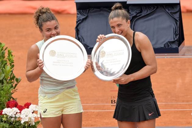 Sara Errani and Jasmine Paolini of Italy lifts the trophy at the end of the final match against Coco Gauff of United States and Erin Routliffe of New Zeland at the Internazionali BNL d Italia 2024 tennis tournament at Foro Italico in Rome, Italy on May 19th, 2024. antoniettaxbaldassarre