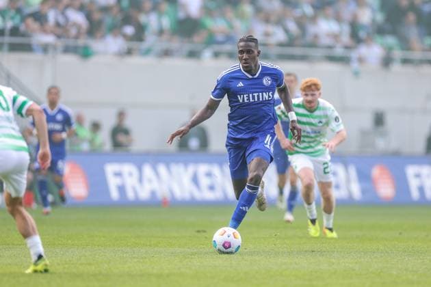 19.05.2024, Fussball, Saison 2023 2024, 2. Bundesliga, 34. Spieltag, Greuther Fürth - FC Schalke 04, Bryan Lasme (FC Schalke 04) Fürth Stadion am Ronhof Bayern Deutschland xRHR-FOTO TRx