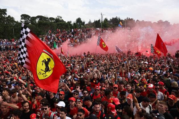 F1 Emilia-Romagna Grand Prix 2024 Fans after the Formula 1 Emilia-Romagna Grand Prix at Autodromo Enzo e Dino Ferrari in Imola, Italy on May 19, 2024. Imola Italy  Copyright: xJakubxPorzyckix originalFilename:porzycki-f1emilia240519_npzam.jpg