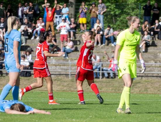 Fussball, Frauen, Saison 2023 2024, BFV-Pokal Polytan-Pokal (Finale), FC Viktoria 89 Berlin - 1. FC Union Berlin, v. l. Athanasia Moraitou (1. Frauen 1. FC Union), Dina Orschmann (1. Frauen 1. FC Union), Jubel nach Tor zum 1:2, 19.05. 2024, Copyright: xMatthiasxKochx
