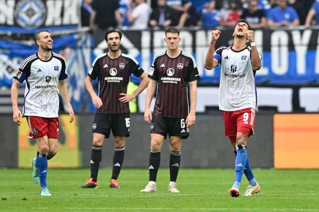 GER; 2. FBL,, Hamburger SV vs 1.FC Nuernberg 19.05.2024, Volksparkstadion, Hamburg, GER; 2. FBL, Hamburger SV vs 1.FC Nuernberg im Bild Robert Glatzel (Hamburg 09) schiesst das Tor zum 4-1 fuer Hamburg per Elfmeter vorbei an Torhueter Jan Reichert (Nuernberg 31) und jubelt zum Himmel