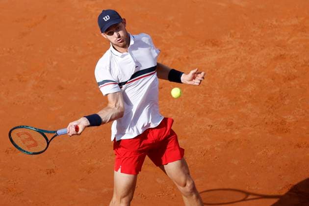 Tenis, Nicolas Jarry vs Alexander Zverev Abierto de Roma 2024. El tenista chileno Nicolas Jarry regresa la bola a Alexander Zverev de Alemania durante el partido en el foro italico. Roma, Italia. 19 05 2024 Matteo Ciambelli Photosport Tennis, NNicolas Jarry vs Alexander Zverev 2024 Rome Open tournament. Chile™s tennis player Nicolas Jarry return the ball to Alexander Zverev of Germany during the match of the Rome Open Tennis tournament in Rome, Italy. 19 05 2024 Matteo Ciambelli Photosport Nicolas Jarry vs Alexander Zverev, Abierto de Roma 2024 