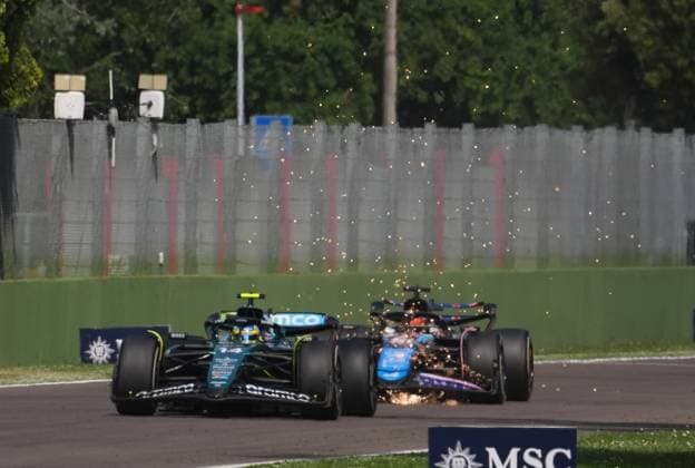 Formel 1 Grand Prix Emilia Romagna 2024 19.05.2024, Autodromo Enzo e Dino Ferrari, Imola, Formel 1 Grand Prix Emilia Romagna 2024 ,im Bild Fernando Alonso (ESP), Aston Martin Aramco Cognizant Formula One Team, Esteban Ocon (FRA), Alpine F1 Team
