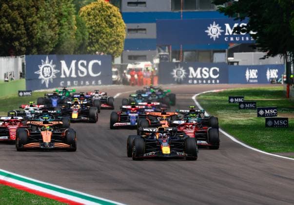 Start, 1 Max Verstappen (NLD, Oracle Red Bull Racing), 4 Lando Norris (GBR, McLaren Formula 1 Team), 55 Carlos Sainz (ESP, Scuderia Ferrari HP), 16 Charles Leclerc (MCO, Scuderia Ferrari HP), F1 Grand Prix of Emilia-Romagna at Autodromo Internazionale Enzo e Dino Ferrari on May 19, 2024 in Imola, Italy. (Photo by HOCH ZWEI) Imola Italy
