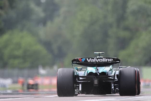 Fernando Alonso of Spain and Aston Martin F1 in Aktion, Race, F1 Emilia-Romagna Grand Prix 2024, Autodromo Enzo e Dino Ferrari am 19. May 2024 in Imola, Italy. (Foto von Diogo Cardoso DeFodi Images) Fernando Alonso of Spain and Aston Martin F1 in action, Race, F1 Emilia-Romagna Grand Prix 2024, Autodromo Enzo e Dino Ferrari on May 19, 2024 in Imola, Italy. (Photo by Diogo Cardoso DeFodi Images) Defodi-645_f1imo20240518_3674