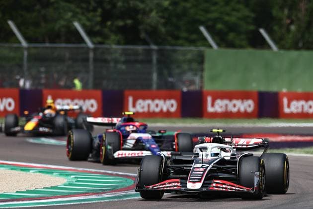 Nico Hulkenberg of Germany and Haas F1 in Aktion, Race, F1 Emilia-Romagna Grand Prix 2024, Autodromo Enzo e Dino Ferrari am 19. May 2024 in Imola, Italy. (Foto von Diogo Cardoso DeFodi Images) Nico Hulkenberg of Germany and Haas F1 in action, Race, F1 Emilia-Romagna Grand Prix 2024, Autodromo Enzo e Dino Ferrari on May 19, 2024 in Imola, Italy. (Photo by Diogo Cardoso DeFodi Images) Defodi-645_f1imo20240518_3994