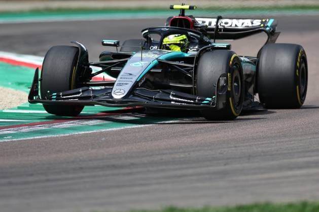 Lewis Hamilton of Great Britain and Mercedes in Aktion, Race, F1 Emilia-Romagna Grand Prix 2024, Autodromo Enzo e Dino Ferrari am 19. May 2024 in Imola, Italy. (Foto von Diogo Cardoso DeFodi Images) Lewis Hamilton of Great Britain and Mercedes in action, Race, F1 Emilia-Romagna Grand Prix 2024, Autodromo Enzo e Dino Ferrari on May 19, 2024 in Imola, Italy. (Photo by Diogo Cardoso DeFodi Images) Defodi-645_f1imo20240518_4358