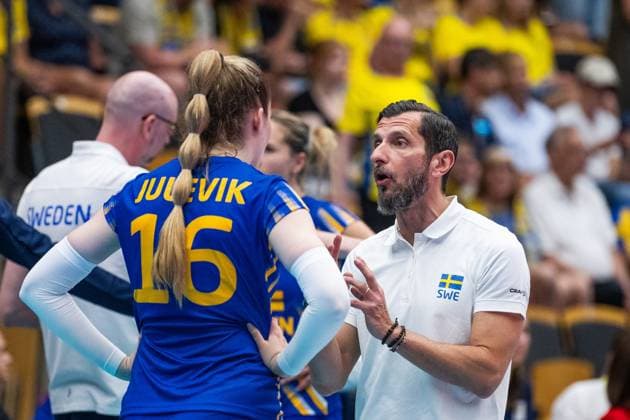 240519 Head coach Cesare Giulio Bregoli and Vilma Julevik of Sweden during the European Golden League between Sweden and Belgium on May 19, 2024 in Lund. Photo: Avdo Bilkanovic BILDBYRAN COP 115 AB0272 volleyboll volleyball european golden league sverige belgium sweden dam bbeng coach Copyright: AVDOxBILKANOVIC BB240519AB115