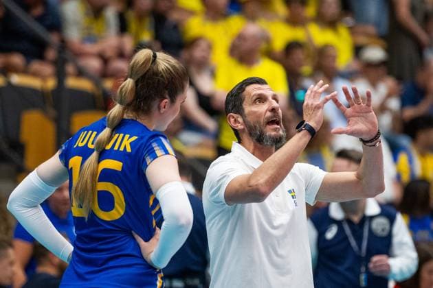 240519 Head coach Cesare Giulio Bregoli and Vilma Julevik of Sweden during the European Golden League between Sweden and Belgium on May 19, 2024 in Lund. Photo: Avdo Bilkanovic BILDBYRAN COP 115 AB0272 volleyboll volleyball european golden league sverige belgium sweden dam bbeng coach Copyright: AVDOxBILKANOVIC BB240519AB116