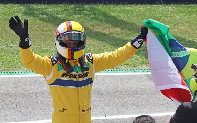 19.05.2024, xrarjax, Motorsport FIA Formel 1, Großer Preis von Italien 2024 emspor, v.l. Sebastian Vettel fährt im Auto von Ayrton Senna auf der Rennstrecke in Imola Imola