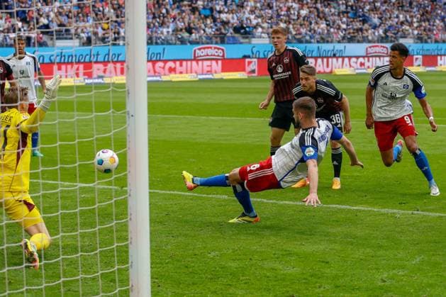 2:1 31 Jan Reichert 36 Lukas Schleimer ( Nuernberg ) Torschütze Lukasz Poreba Glatzel Robert ( HSV ) Deutschland , Hamburg , Volksparkstadion , Fussball , Bundesliga , 2. Fussball Bundesliga , Hamburger SV - 1 FC Nürnberg