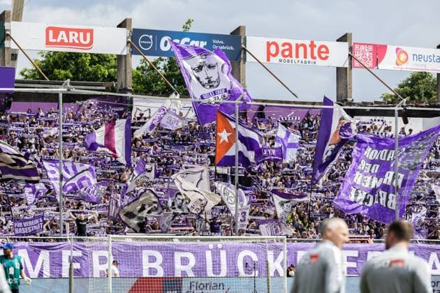 VfL Osnabrück vs. Hertha BSC; Osnabrück, 19.05.2024 Fans vom VfL Osnabrück 2. Fußball Bundesliga 34. Spieltag: VfL Osnabrück vs. Hertha BSC, Stadion Bremer Brücke am 19.05.2024. DFB DFL REGULATIONS PROHIBIT ANY USE OF PHOTOGRAPHS AS IMAGE SEQUENCES AND OR QUASI-VIDEO.